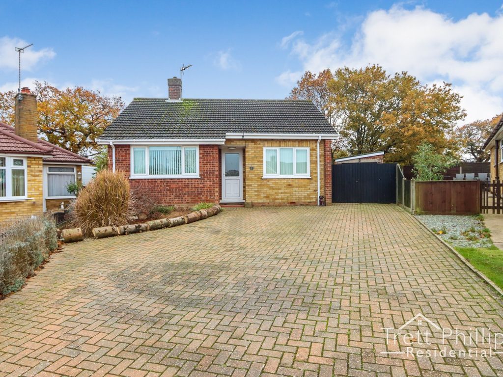 2 bed detached bungalow for sale in Orwell Drive, Lowestoft, Suffolk NR32, £250,000 Zoopla