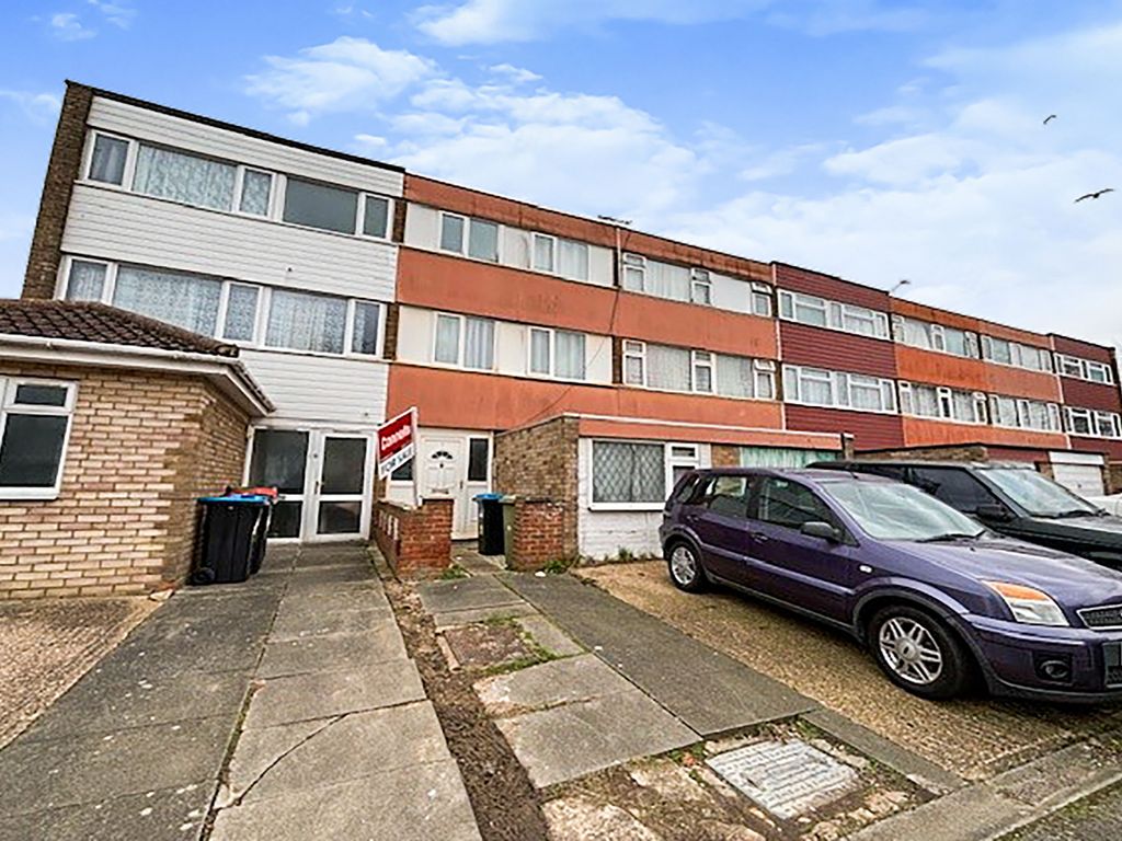 4 bed terraced house for sale in Thirlmere Avenue, Bletchley, Milton