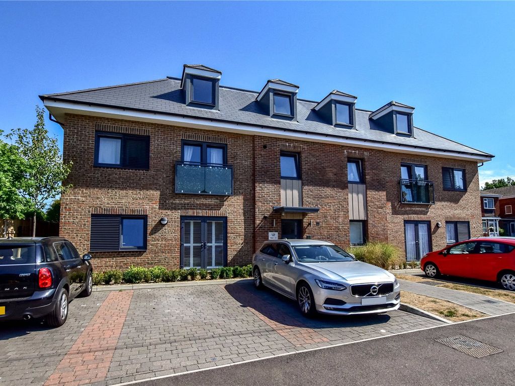 2 bed flat for sale in Ashlyn Close, Bushey WD23 Zoopla