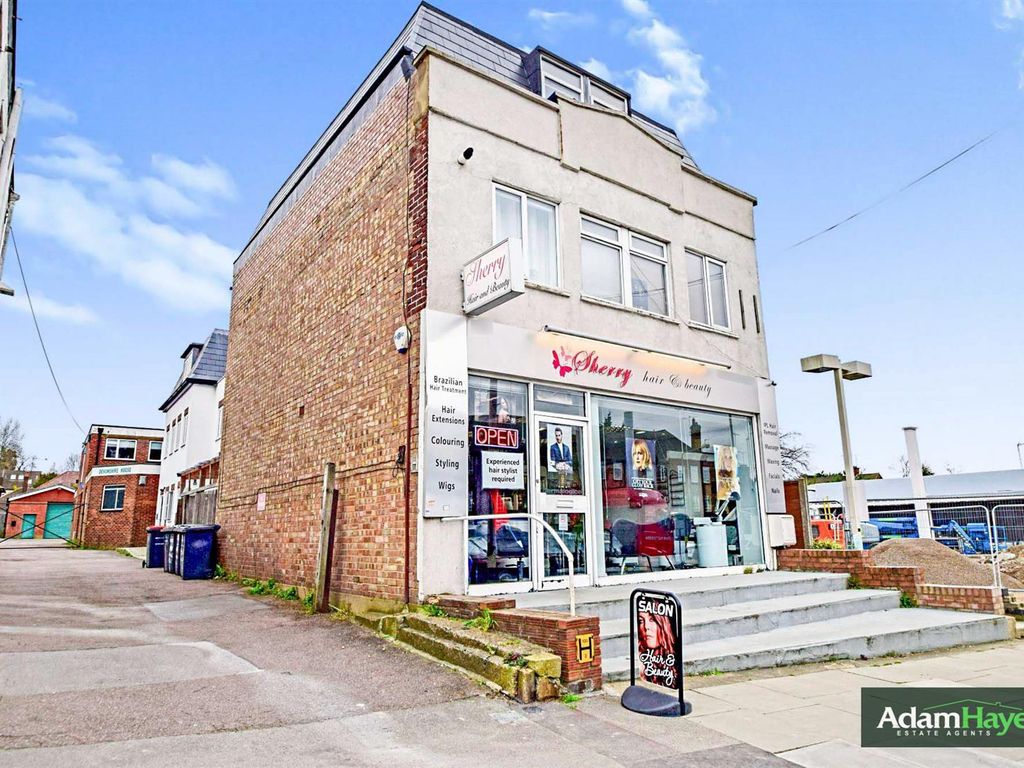 1 bed flat to rent in Dollis Road, Mill Hill East NW7, £1,350 pcm Zoopla