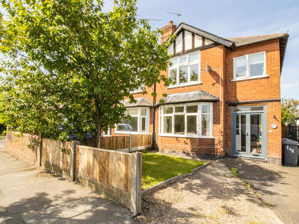 3 bed semidetached house to rent in Gordon Road, West Bridgford