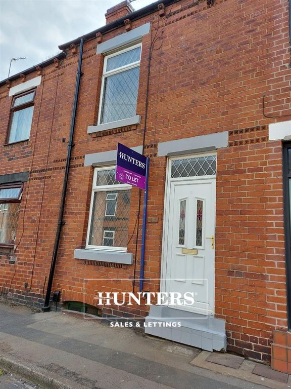 3 bed terraced house to rent in Ambler Street, Castleford WF10, £825