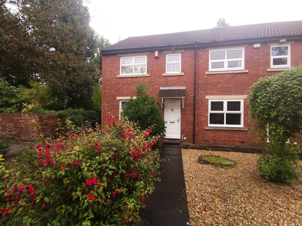 3 bed terraced house to rent in Ennismore Court, Benton, Newcastle Upon