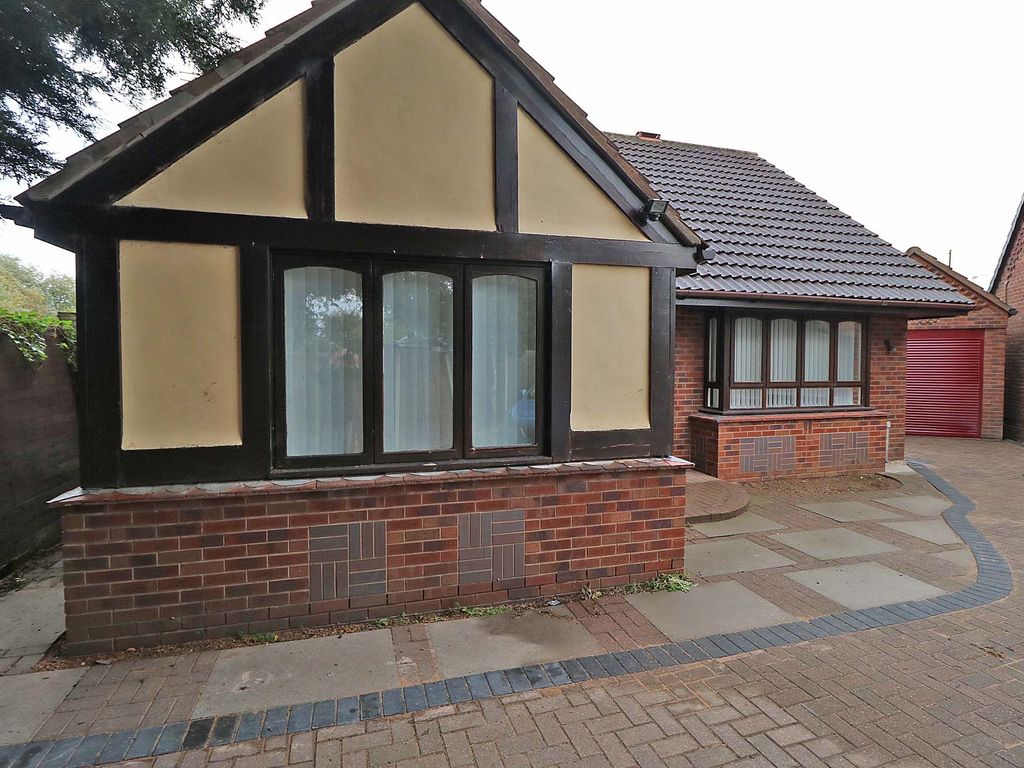 3 bed detached bungalow for sale in The Battlefields South End, Thorne
