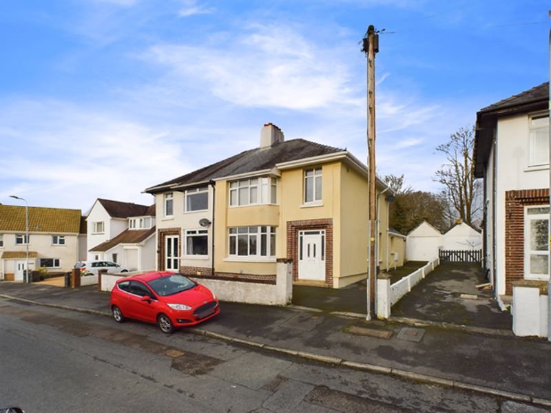 3 bed semidetached house for sale in Steele Avenue, Carmarthen SA31, £
