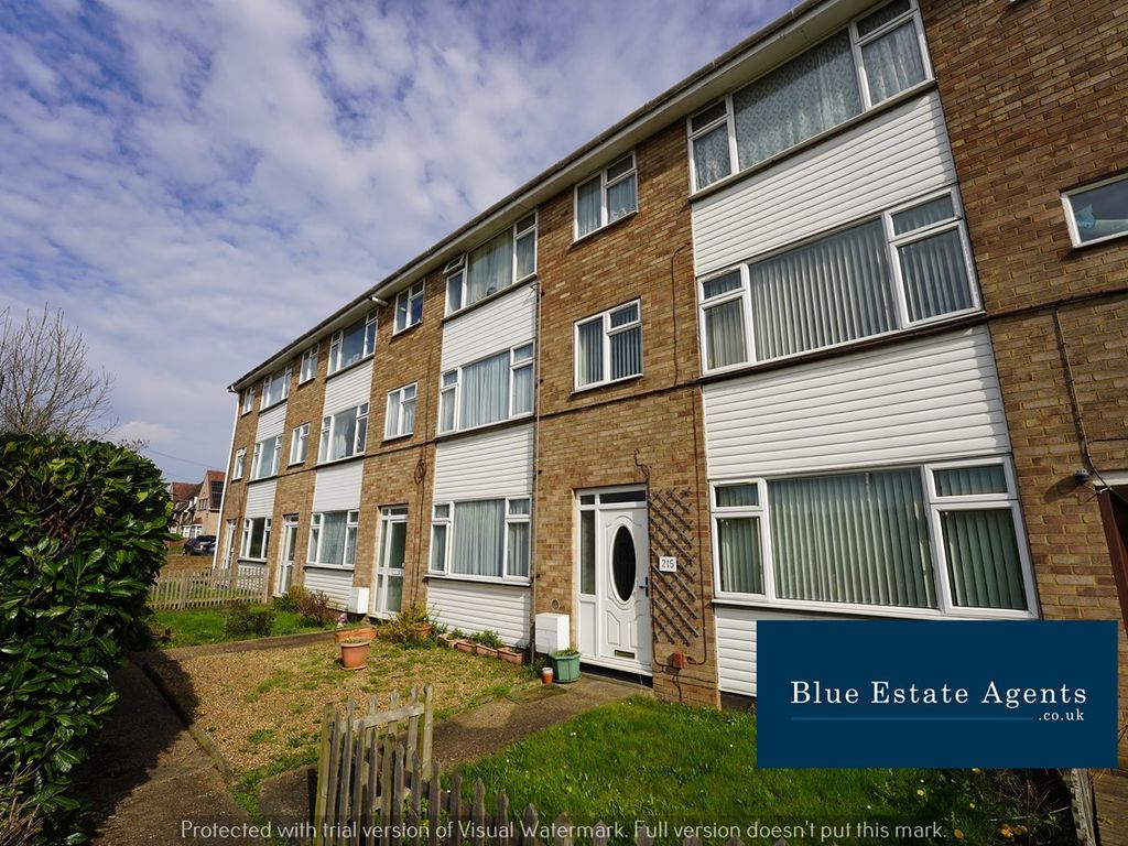 3 bed flat for sale in High Street, Cranford, Hounslow TW5, £430,000 Zoopla