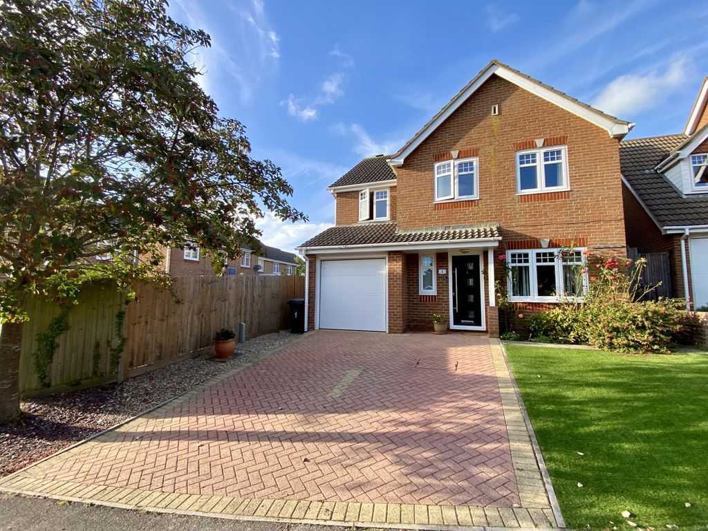 4 bed detached house for sale in Blatchington Mill Drive, Stone Cross