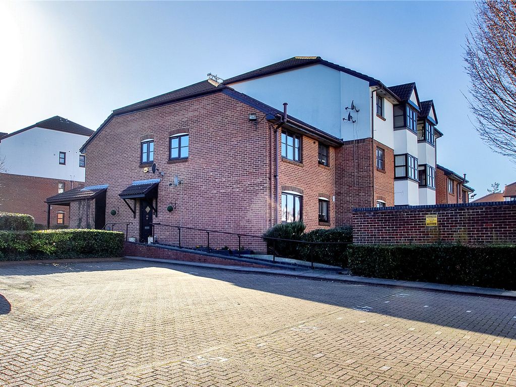 2 bed for sale in Chalice Way, Greenhithe, Kent DA9 Zoopla
