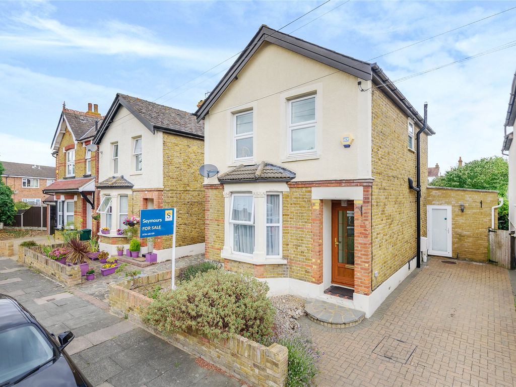 3 bed detached house for sale in Ashford, Surrey TW15 Zoopla