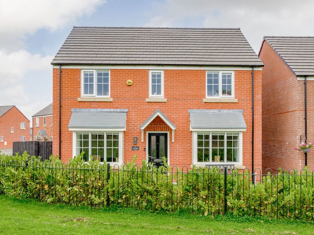 4 bed detached house for sale in Greenside Close, Standish WN6, £