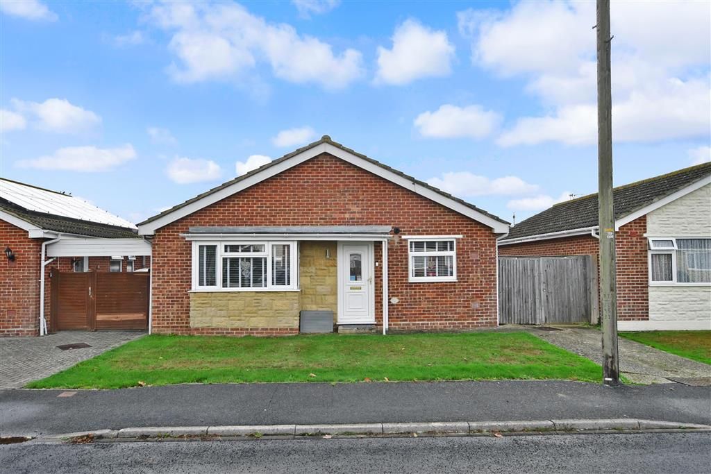 3 bed detached bungalow for sale in Roundstone Way, Selsey, Chichester