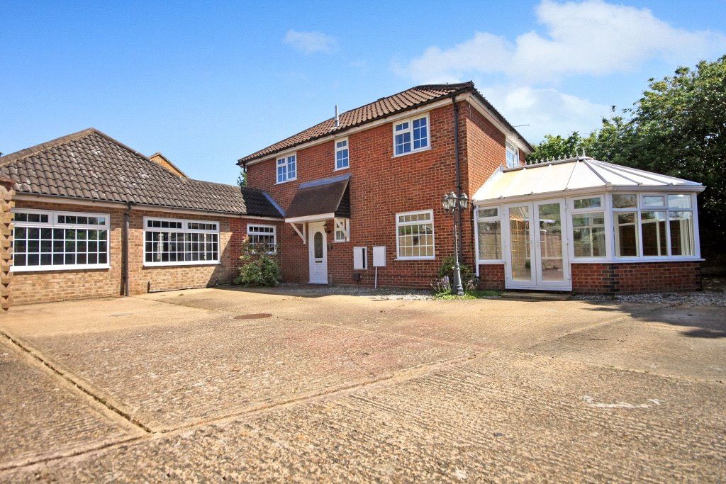 Heybridge Drive, Wickford, Essex SS12  