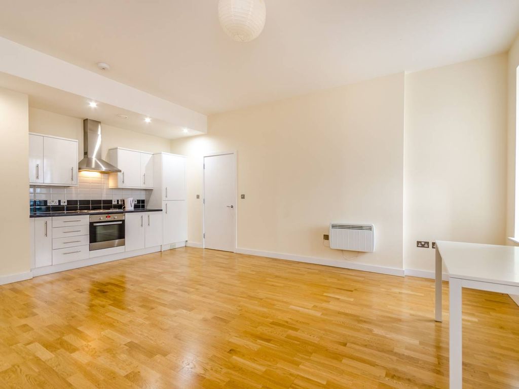 2 bed flat to rent in Axminster Road, Holloway, London N7, £2,384 pcm