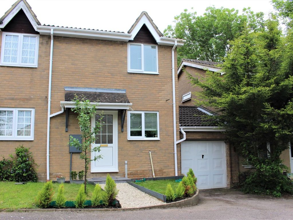 3 bed semidetached house for sale in Morden Road, Papworth Everard