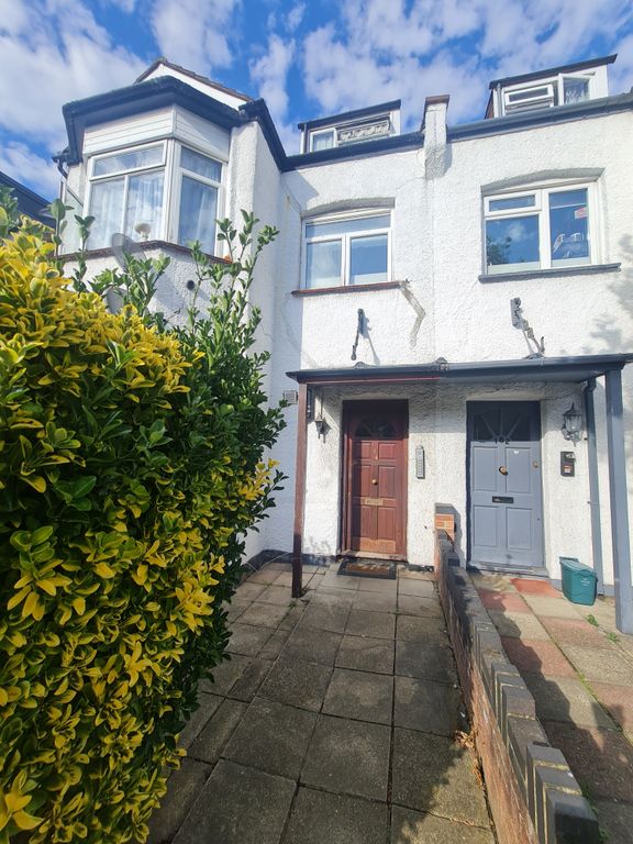 Studio to rent in Melrose Avenue, Willesden Green NW2, £1,000 pcm Zoopla