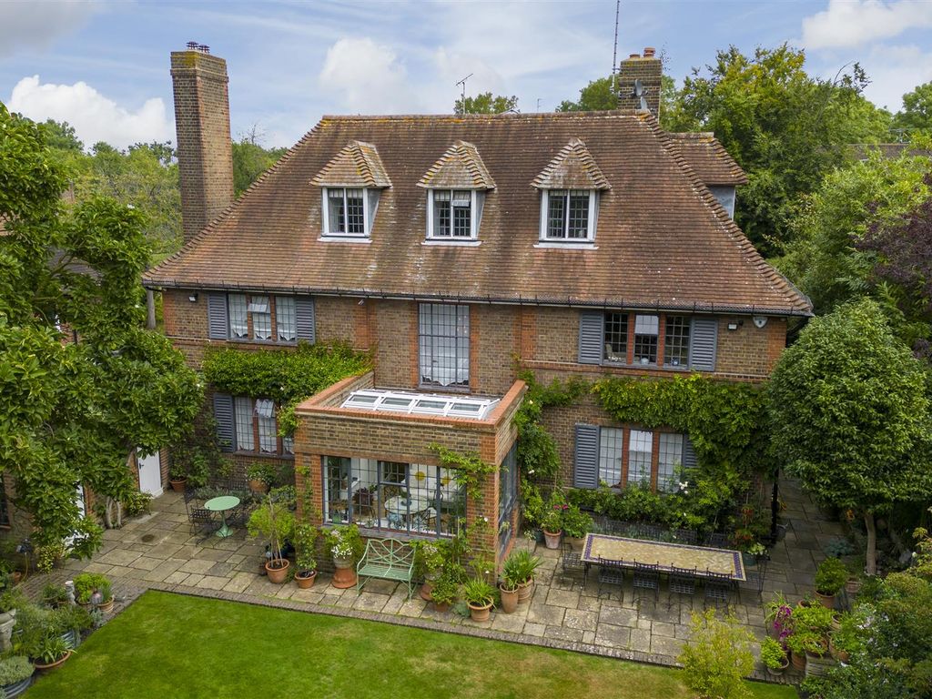 Morland Close, London NW11  