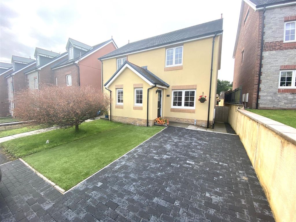2 bed semidetached house for sale in Parc Yr Hendre, Tycroes