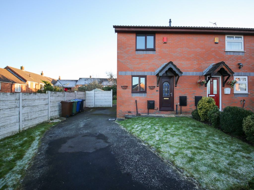 2 bed semidetached house for sale in Callander Court, Wigan