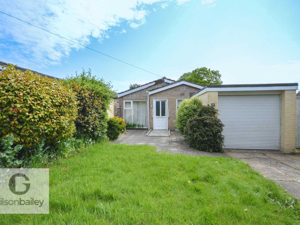 2 bed detached house for sale in Brigham Close, Brundall NR13 Zoopla