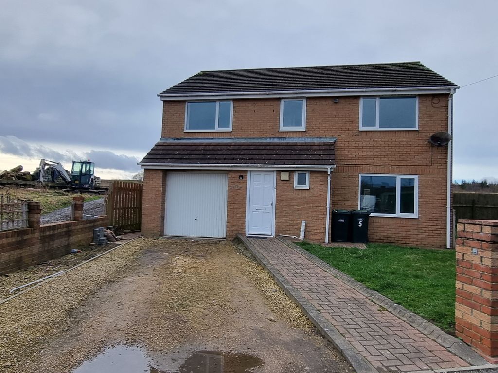 4 bed semidetached house to rent in Burnhope Court, Durham DH7, £750