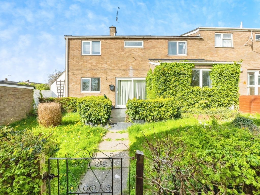 5 bed end terrace house for sale in Grace Way, Stevenage SG1, £350,000