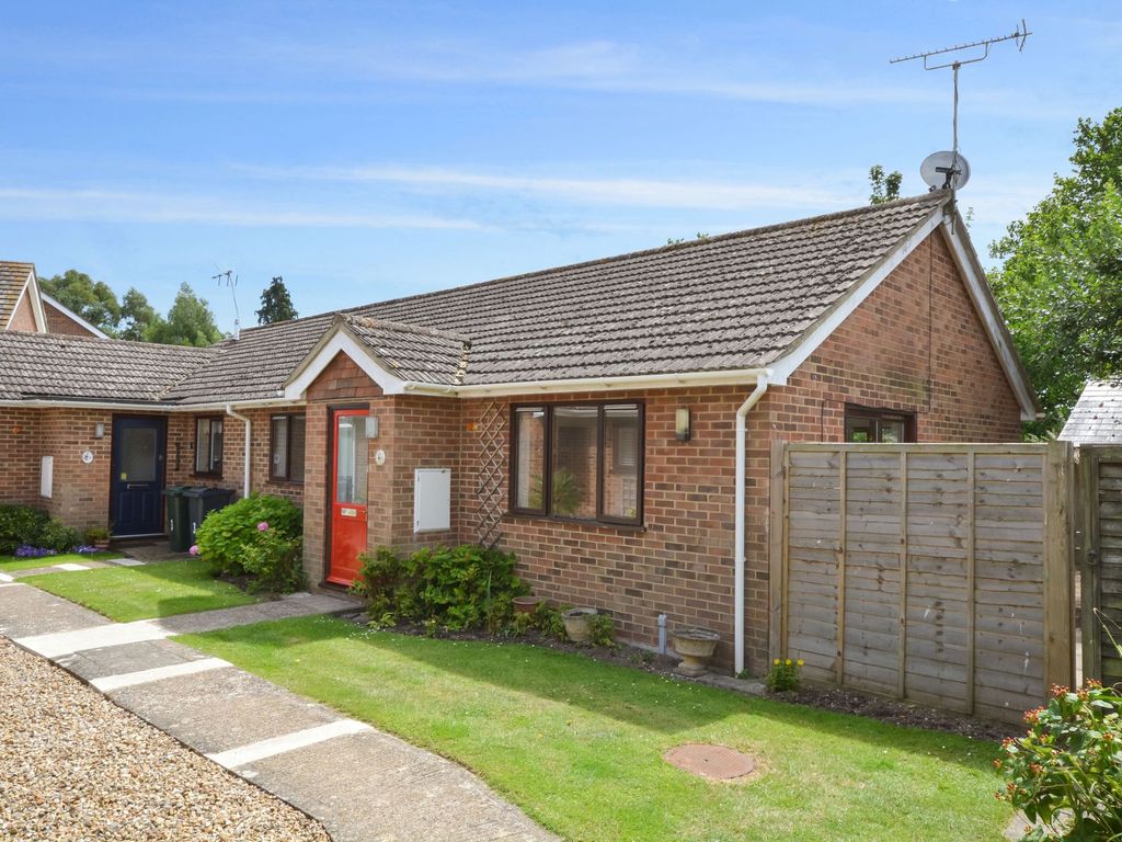 2 bed semidetached bungalow for sale in Bramley Close, Brabourne Lees