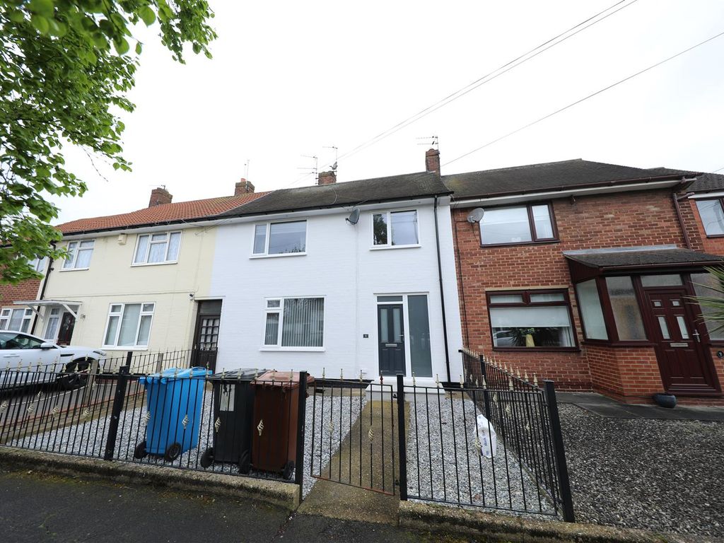 3 bed semidetached house for sale in Burbage Avenue, Hull HU8, £