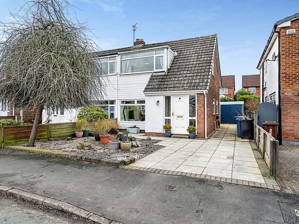 3 bed semidetached house for sale in Malton Avenue, Lowton, Warrington