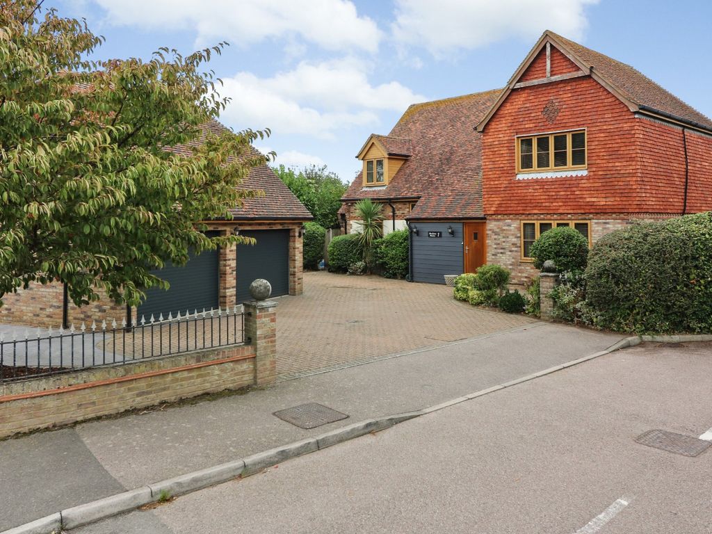 4 bed detached house for sale in Elm Grove, Manston, Ramsgate CT12 Zoopla