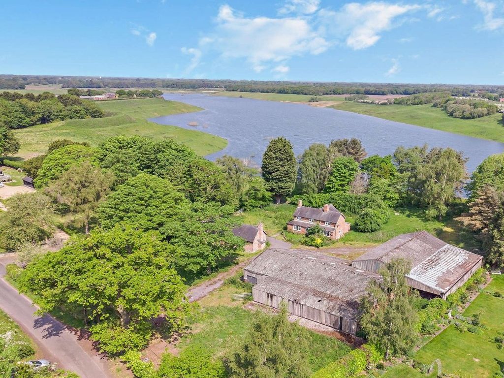 Land for sale in Whisterfield Lane, Siddington, Macclesfield, Cheshire