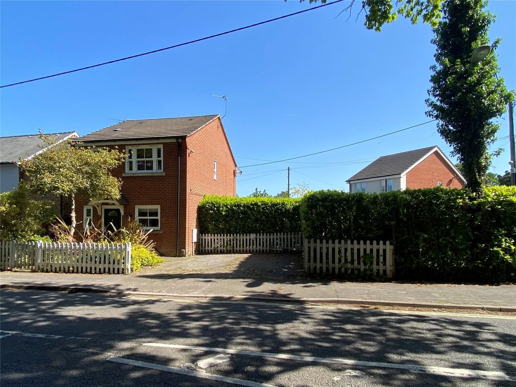 3 bed detached house for sale in Minley Road, Farnborough, Hampshire