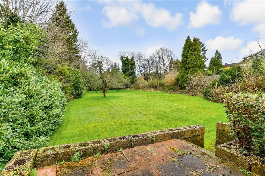 3 bed detached bungalow for sale in Loxford Road, Caterham, Surrey CR3