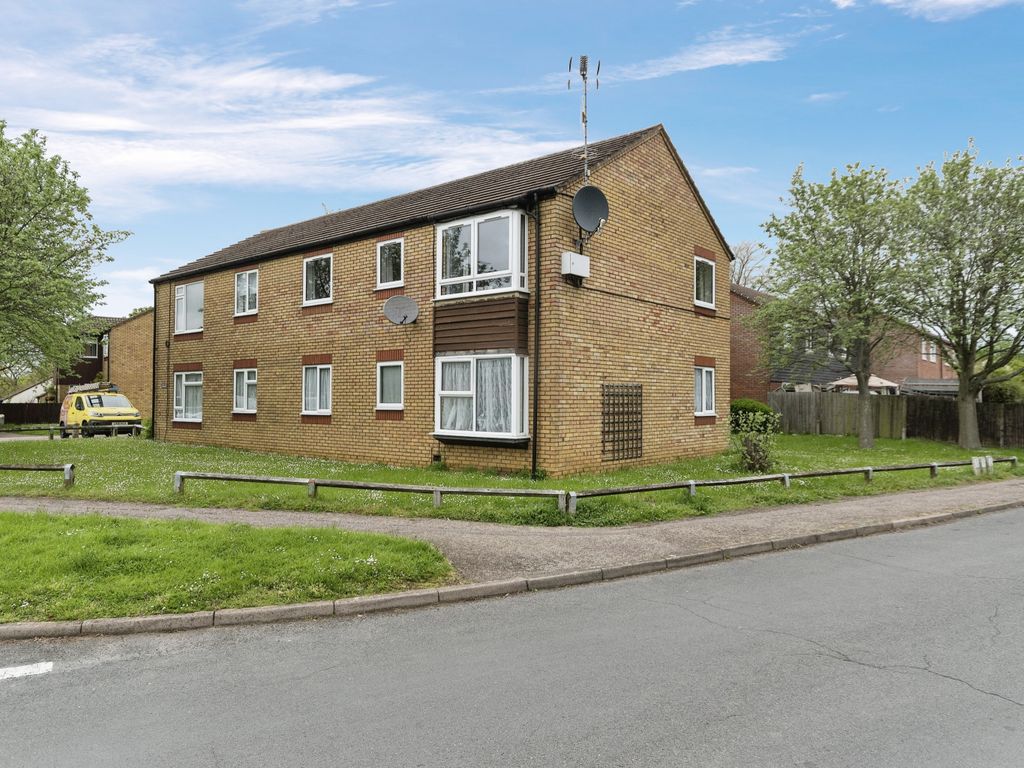 2 bed flat for sale in Kestrel Close, Stevenage, Hertfordshire SG2 Zoopla
