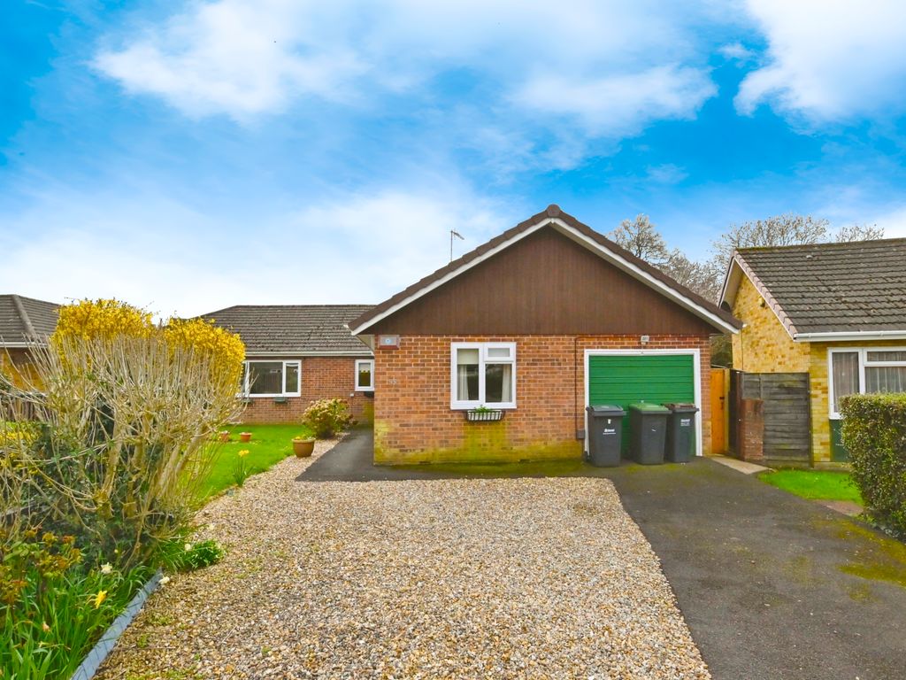 3 bed bungalow for sale in Longwood Avenue, Waterlooville, Hampshire