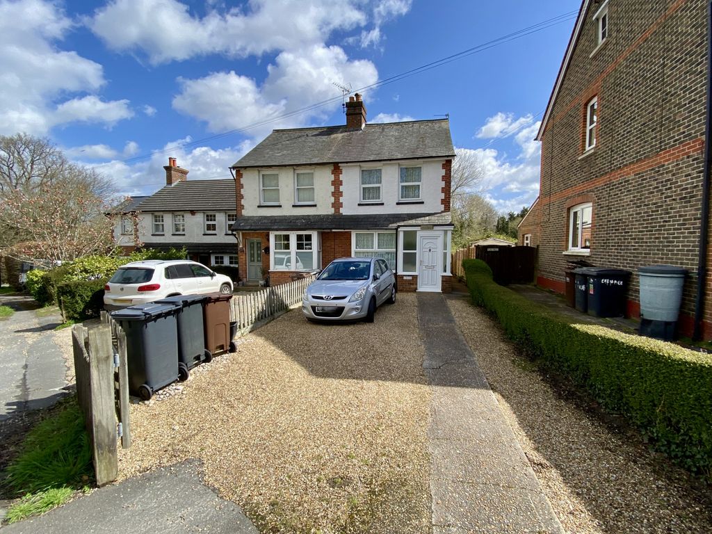 3 bed semidetached house for sale in High Street, Horam, Heathfield