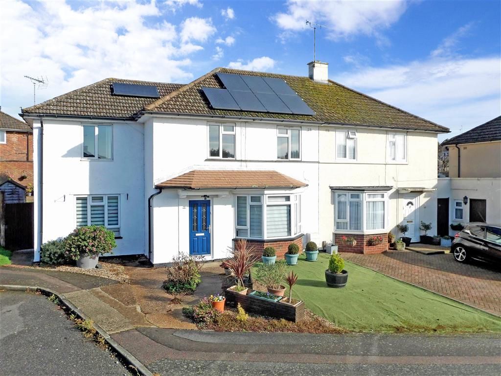 4 bed semidetached house for sale in Repton Manor Road, Ashford, Kent