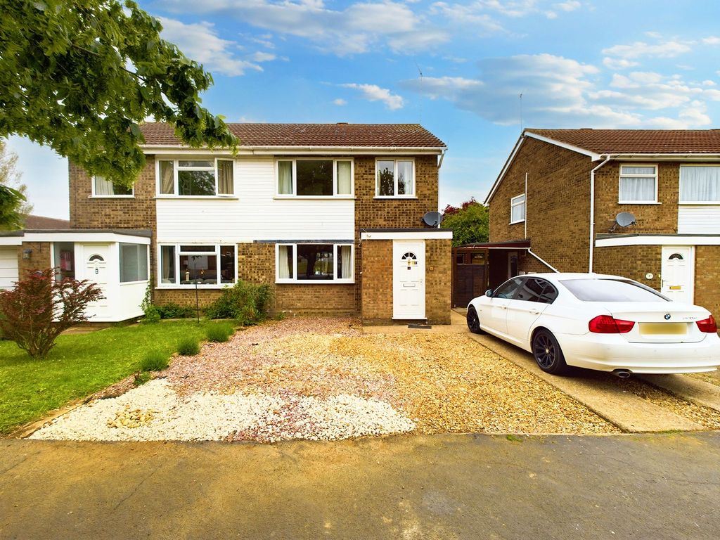 3 bed semidetached house for sale in Coppins Close, Sawtry