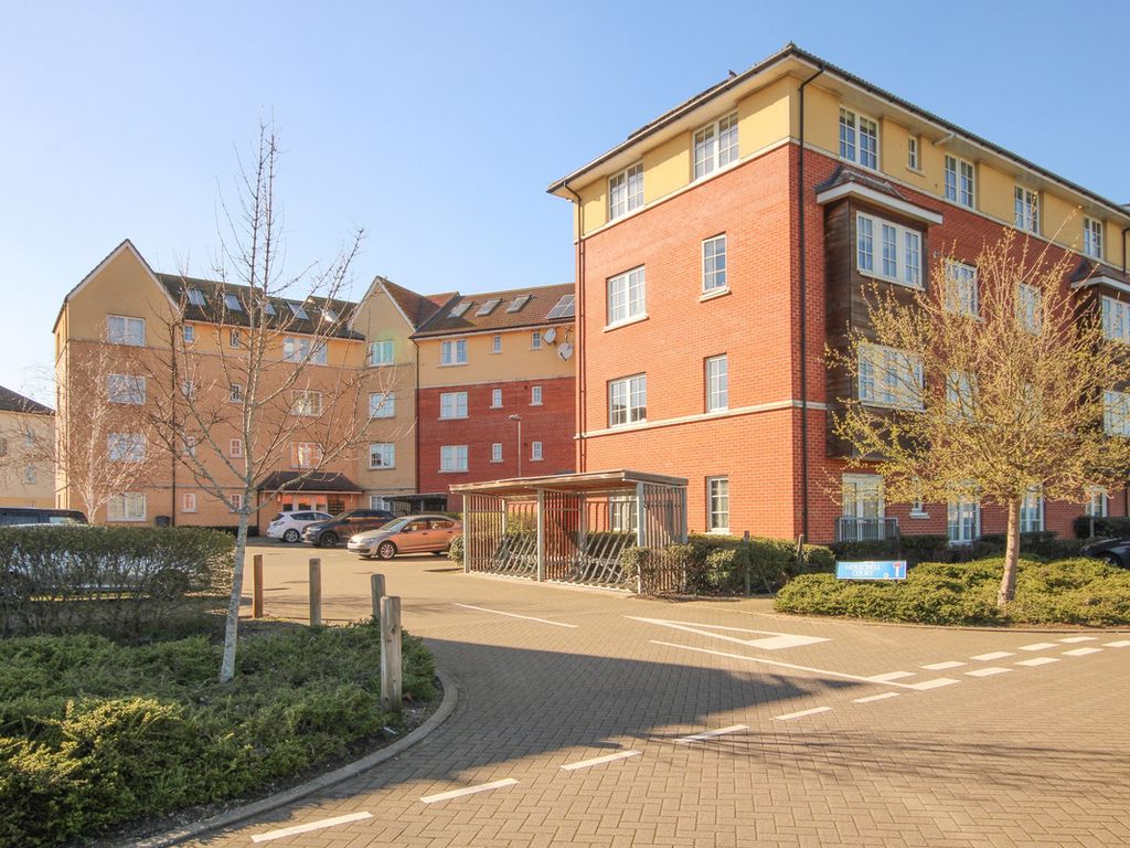 2 bed flat for sale in Herschell Court, Basildon SS14 Zoopla