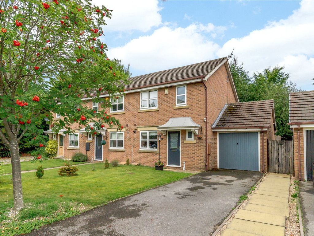 3 bed semidetached house for sale in Glenside Drive, Wilmslow