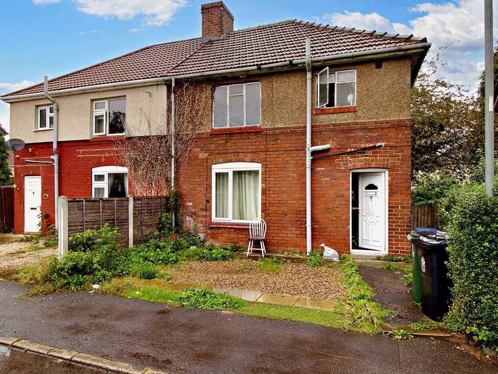 3 bed semidetached house for sale in Waverley Avenue, Doncaster DN4, £