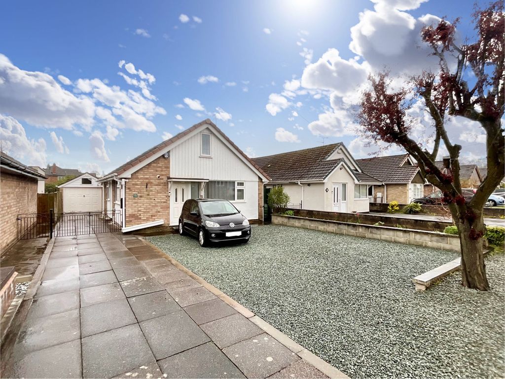 3 bed detached bungalow for sale in East Bank Ride, Forsbrook ST11, £
