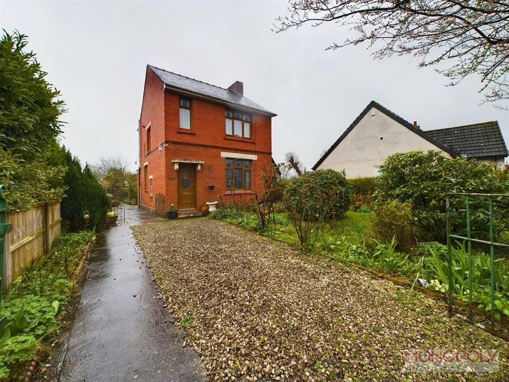 2 bed detached house for sale in Stryt Las, Rhosllanerchrugog, Wrexham