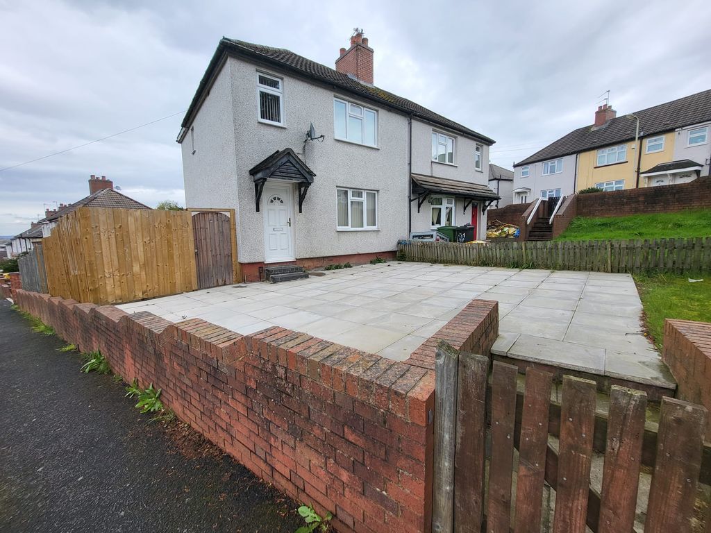 3 bed semidetached house to rent in Kitchener Road, Dudley DY2 Zoopla