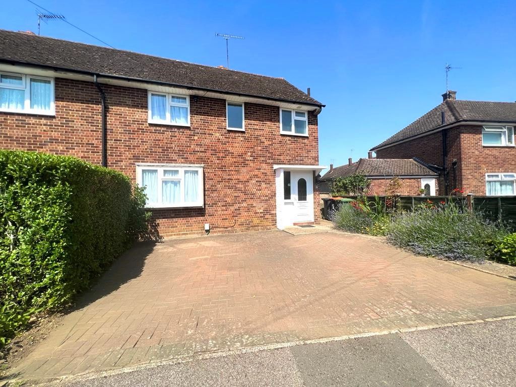 3 bed property to rent in Finch Crescent, Leighton Buzzard LU7, £1,450