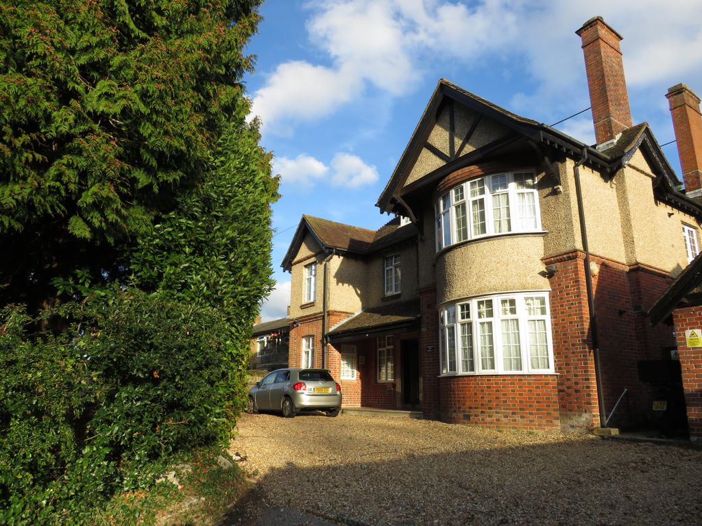 Studio to rent in Midanbury Lane, Southampton SO18, £700 pcm Zoopla