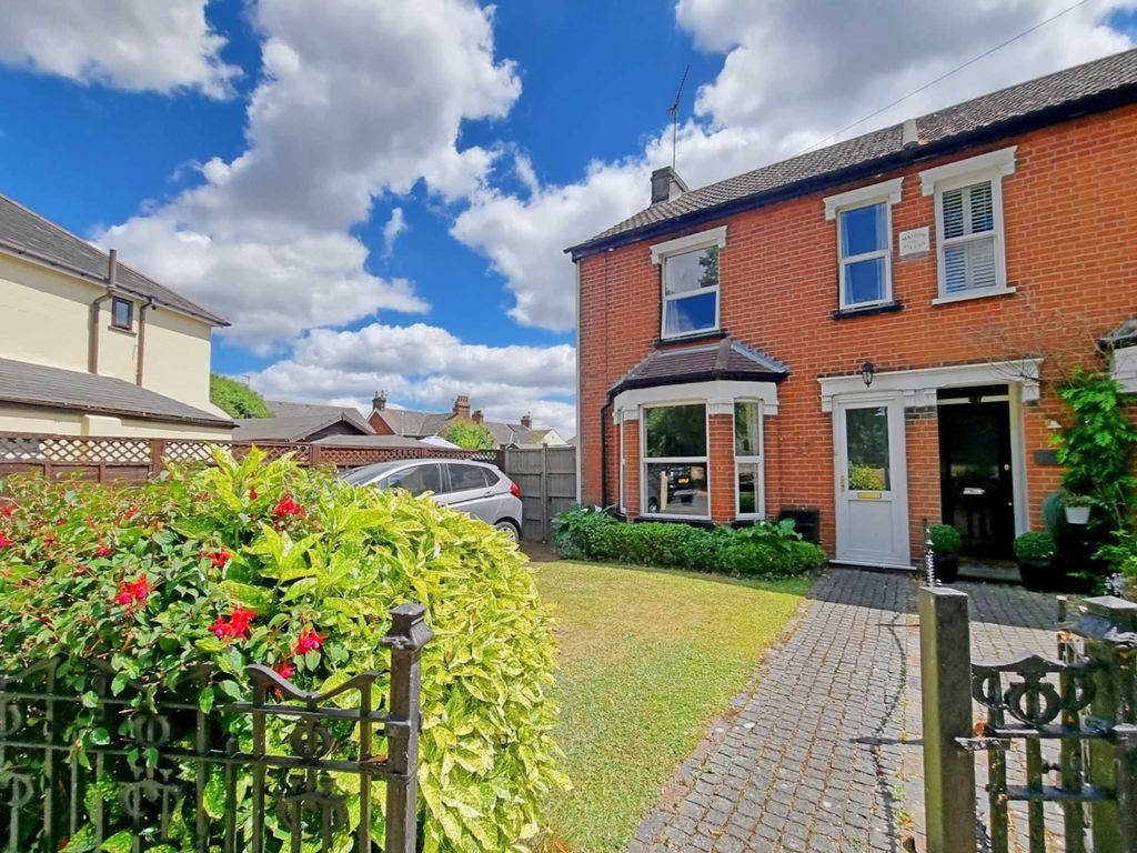 4 bed semidetached house for sale in King Edward Road, Ipswich IP3