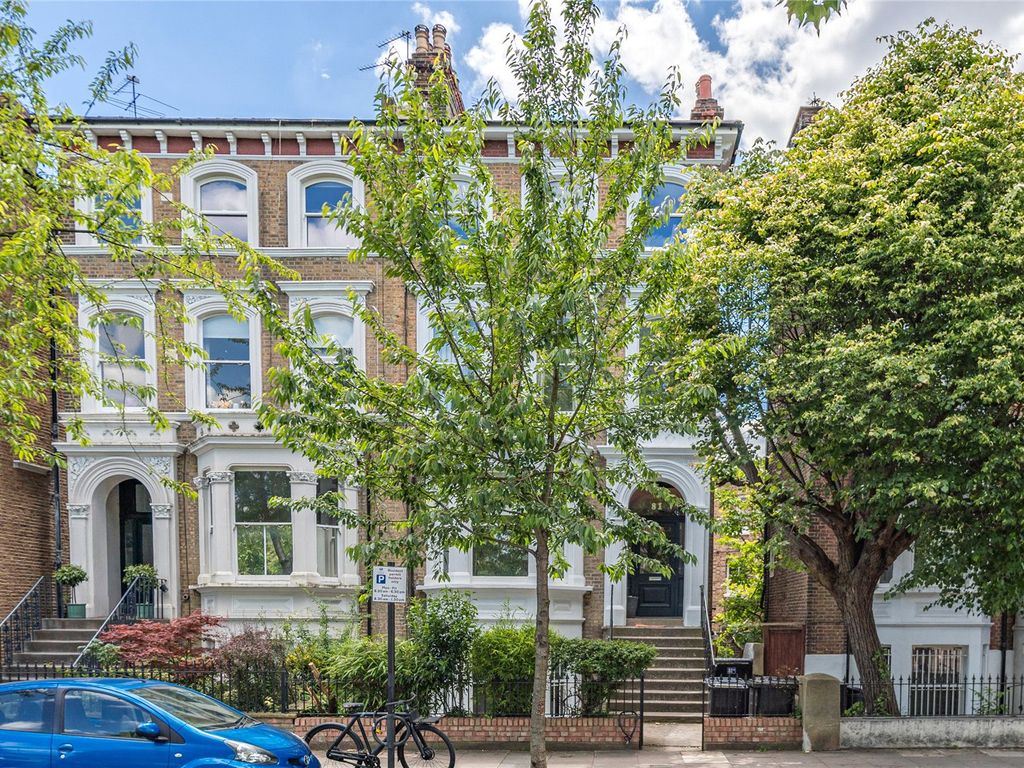 2 bed flat for sale in St Quintin Avenue, North Kensington, London W10