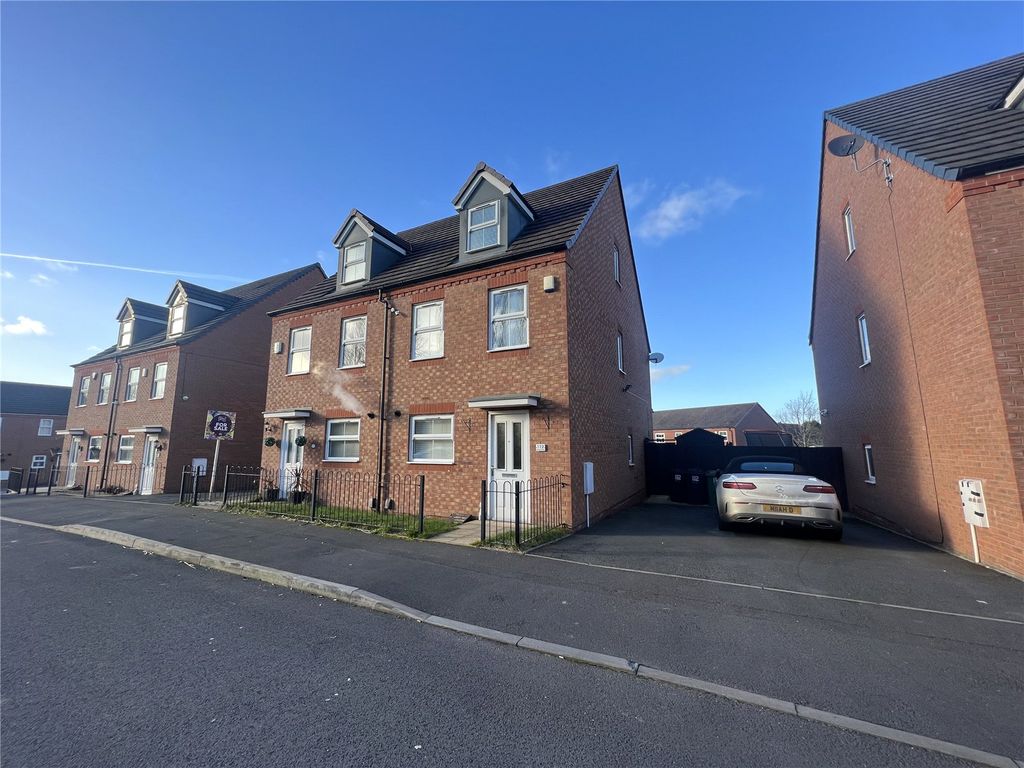 3 bed semidetached house to rent in Greenock Crescent, Wolverhampton, West Midlands WV4 Zoopla