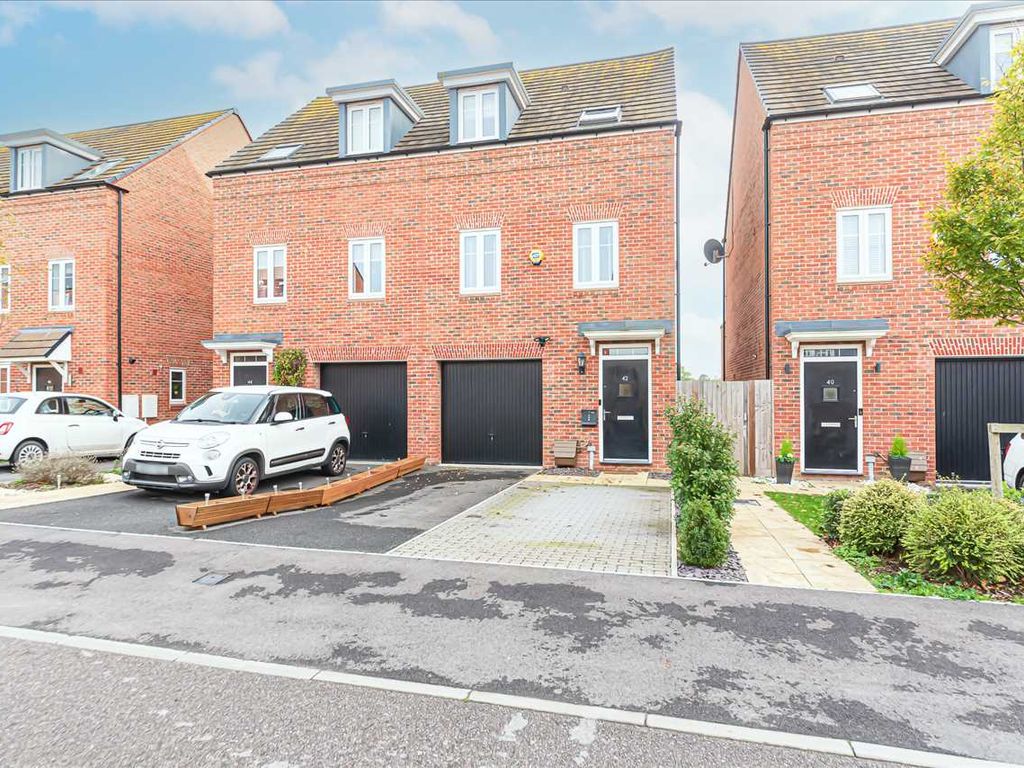 Ifould Crescent, Wokingham RG40  