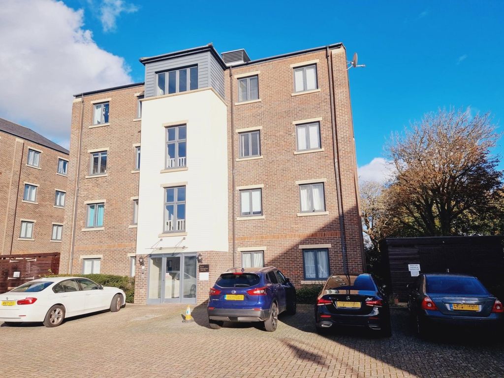 1 bed flat for sale in Searle Drive, Priddys Hard, Gosport PO12, £142,000 Zoopla